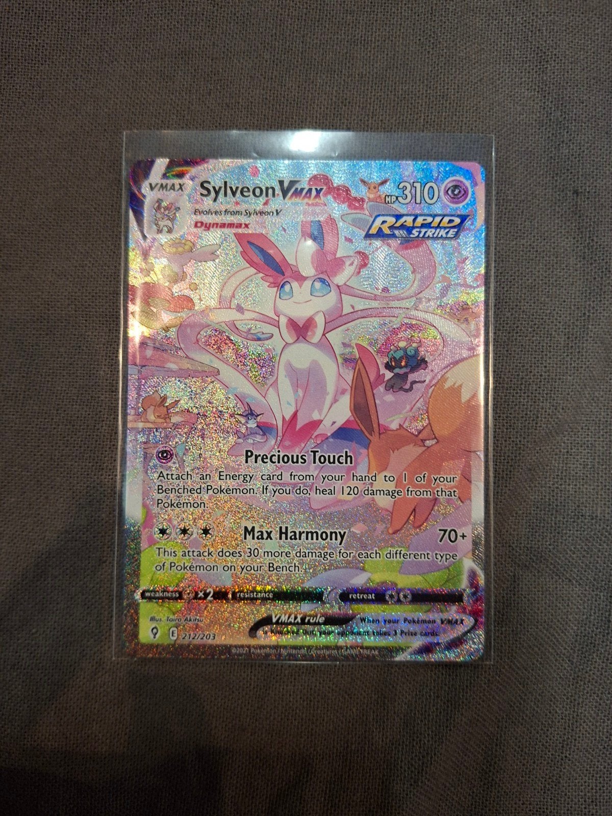 Sylveon VMAX 212/203, Hobby en Vrije tijd, Verzamelkaartspellen | Pokémon, Ophalen of Verzenden, Zo goed als nieuw, Losse kaart