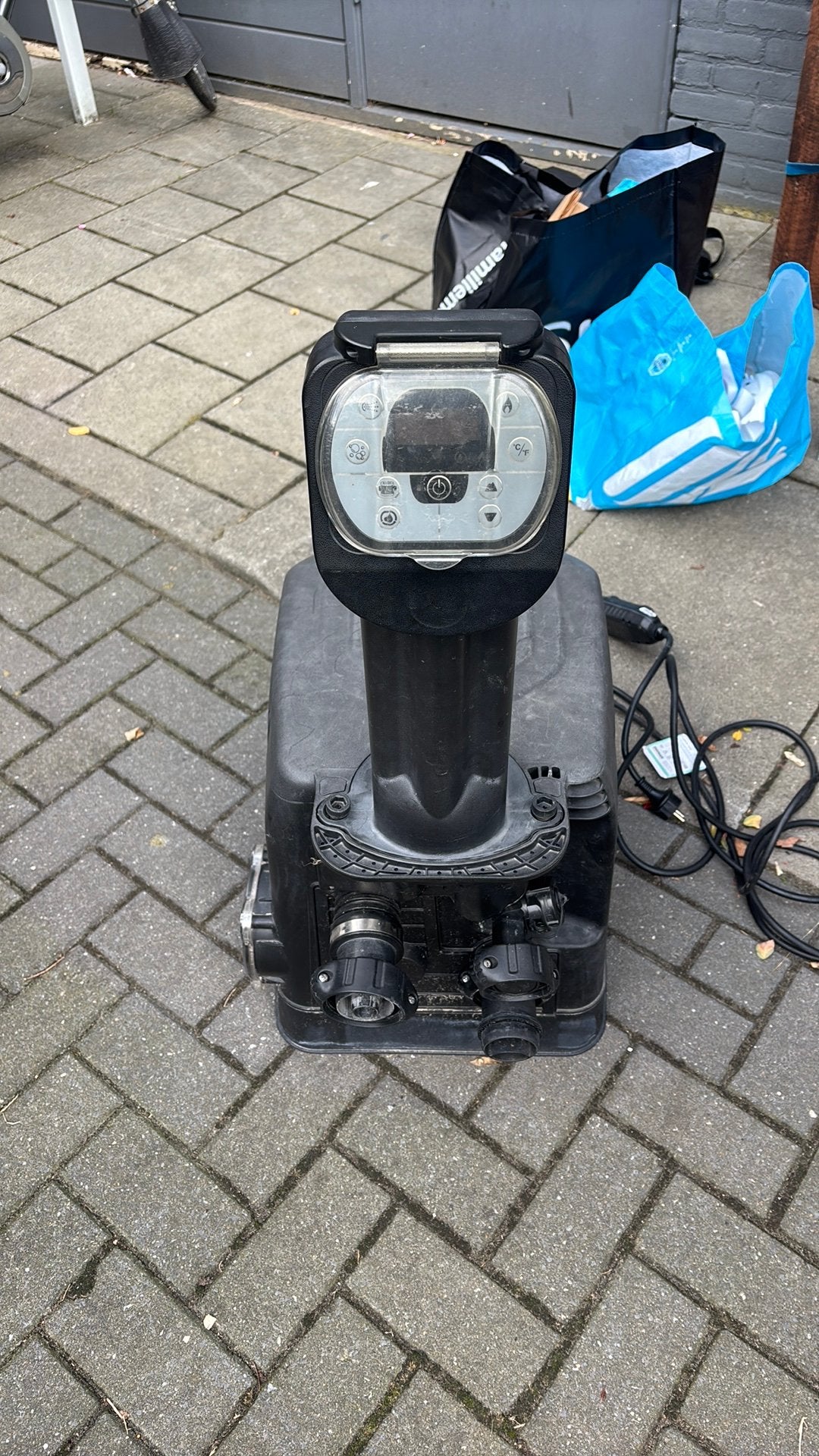 Pomp voor jacuzzi nog prima, Ophalen, Gebruikt