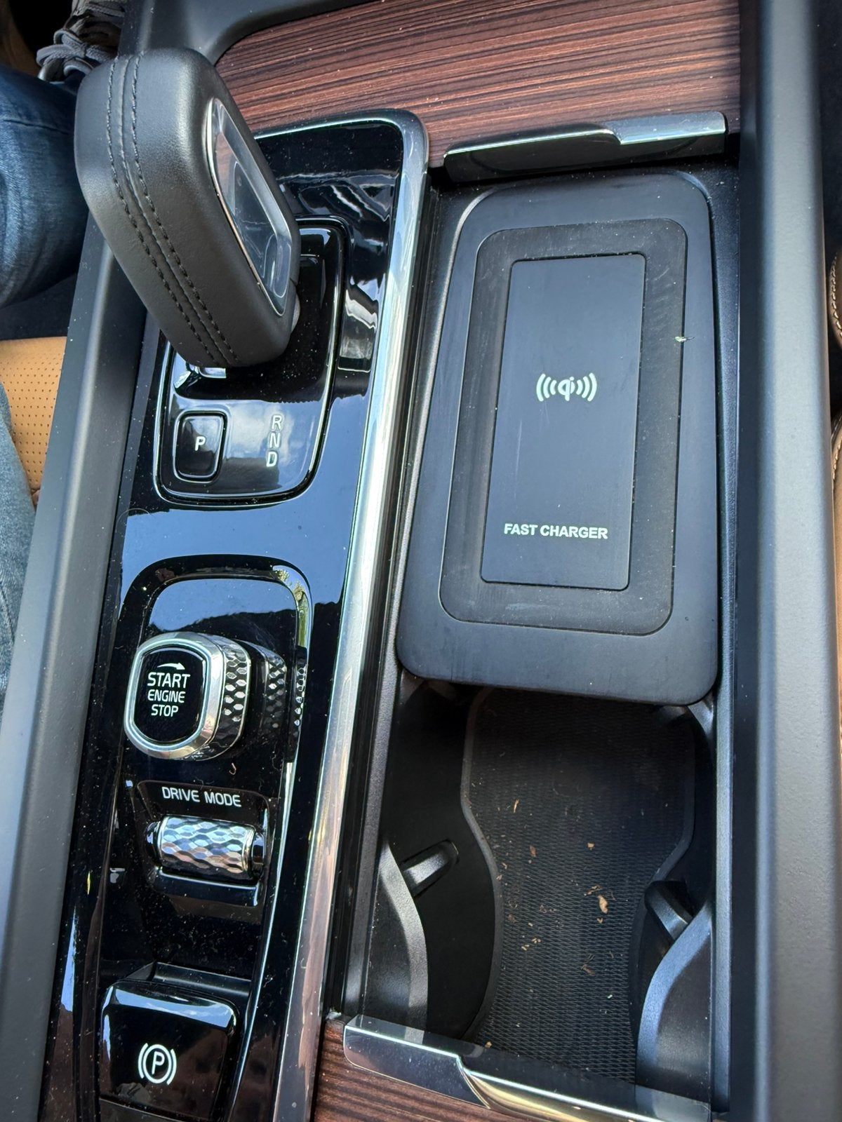 Draadloze lader volvo v60, Ophalen of Verzenden, Zo goed als nieuw, Apple iPhone