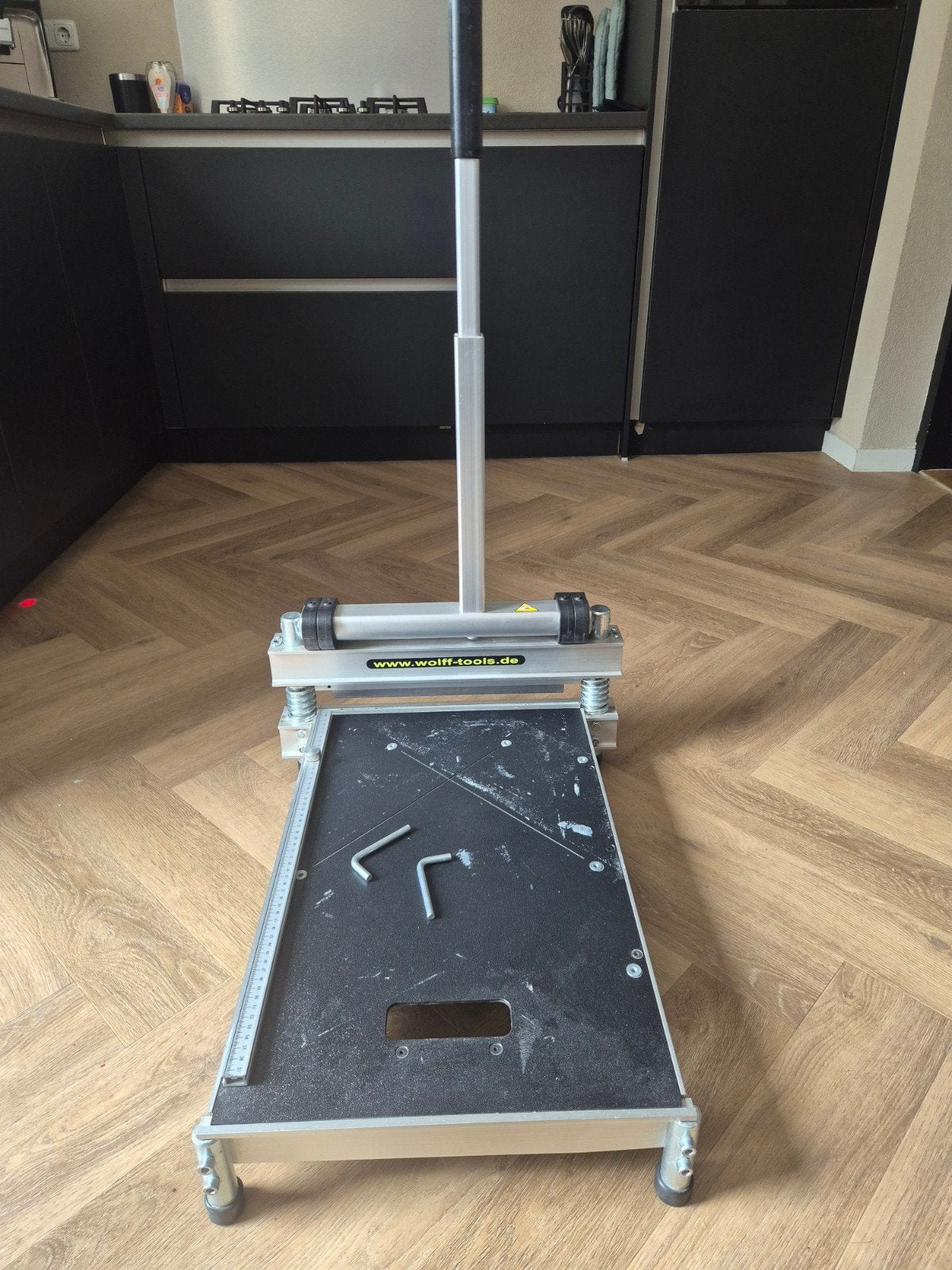 Wolff Design Vloeren Cutter - PVC, Laminaat, Click PVC, Doe-het-zelf en Verbouw, Ophalen, Zo goed als nieuw