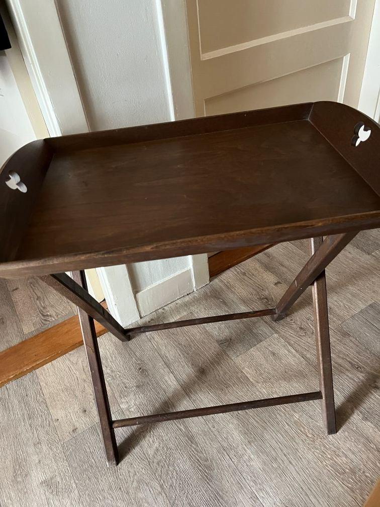 Vintage inklapbaar dienbladtafeltje van hout, Huis en Inrichting, Woonaccessoires | Dienbladen, Gebruikt, Hout, Rechthoekig, Ophalen