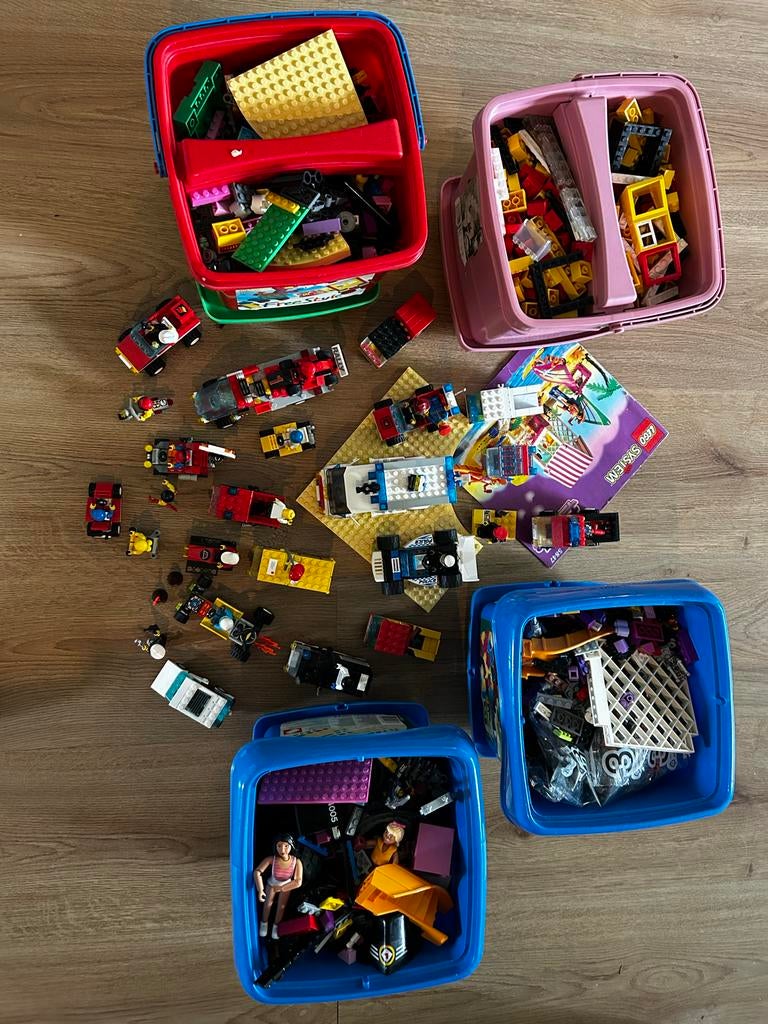 Grote LEGO partij: 4 kisten, set 5847, voertuigen & minifigs, Ophalen, Inclusief minifiguren, Gebruikt, Overige thema's