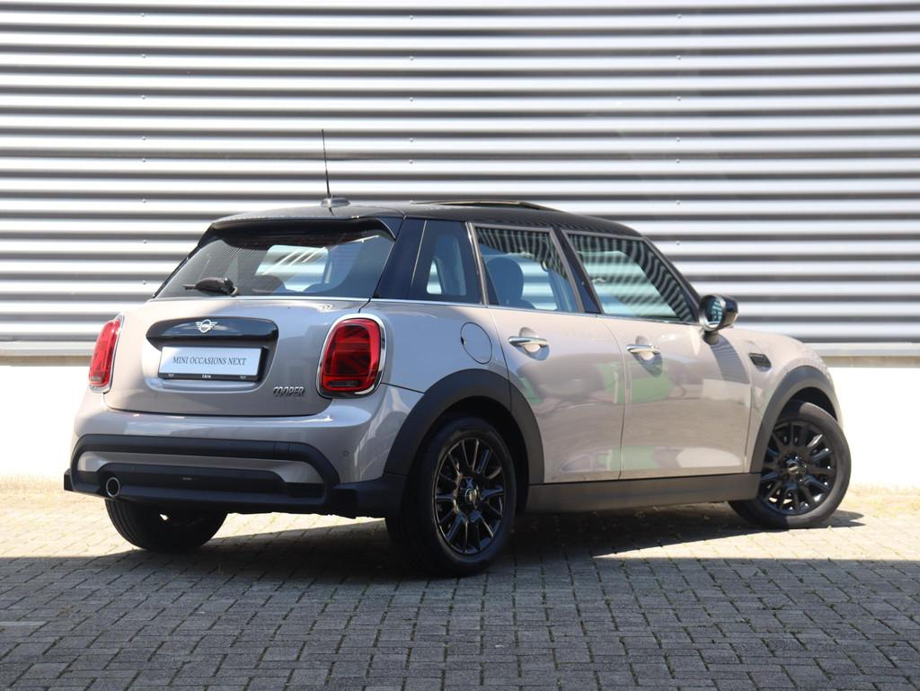 MINI 5-deurs Cooper | Classic + Panodak + Sportstoelen + App, 136 pk, Gebruikt, Met garantie (alle), Origineel Nederlands