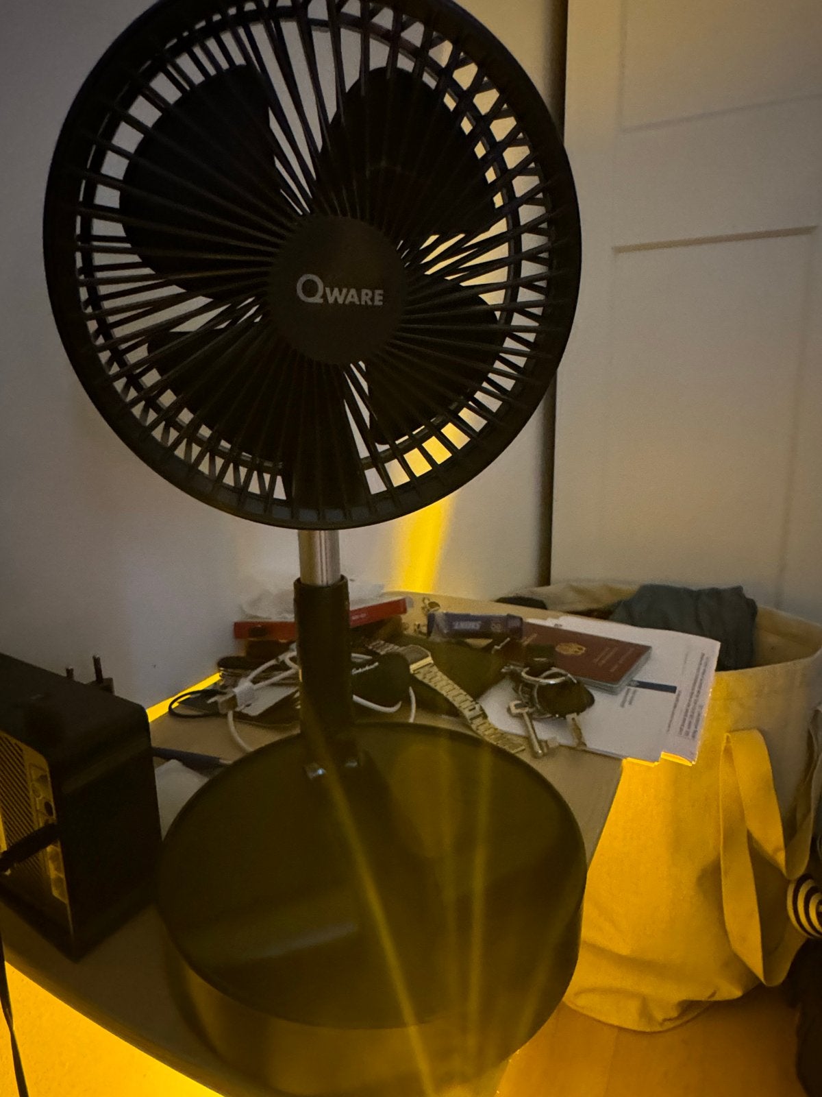 QWARE Draagbare Tafelventilator - Opvouwbaar & Uitrekbaar, Witgoed en Apparatuur, Ventilatoren, Nieuw, Tafelventilator, Ophalen