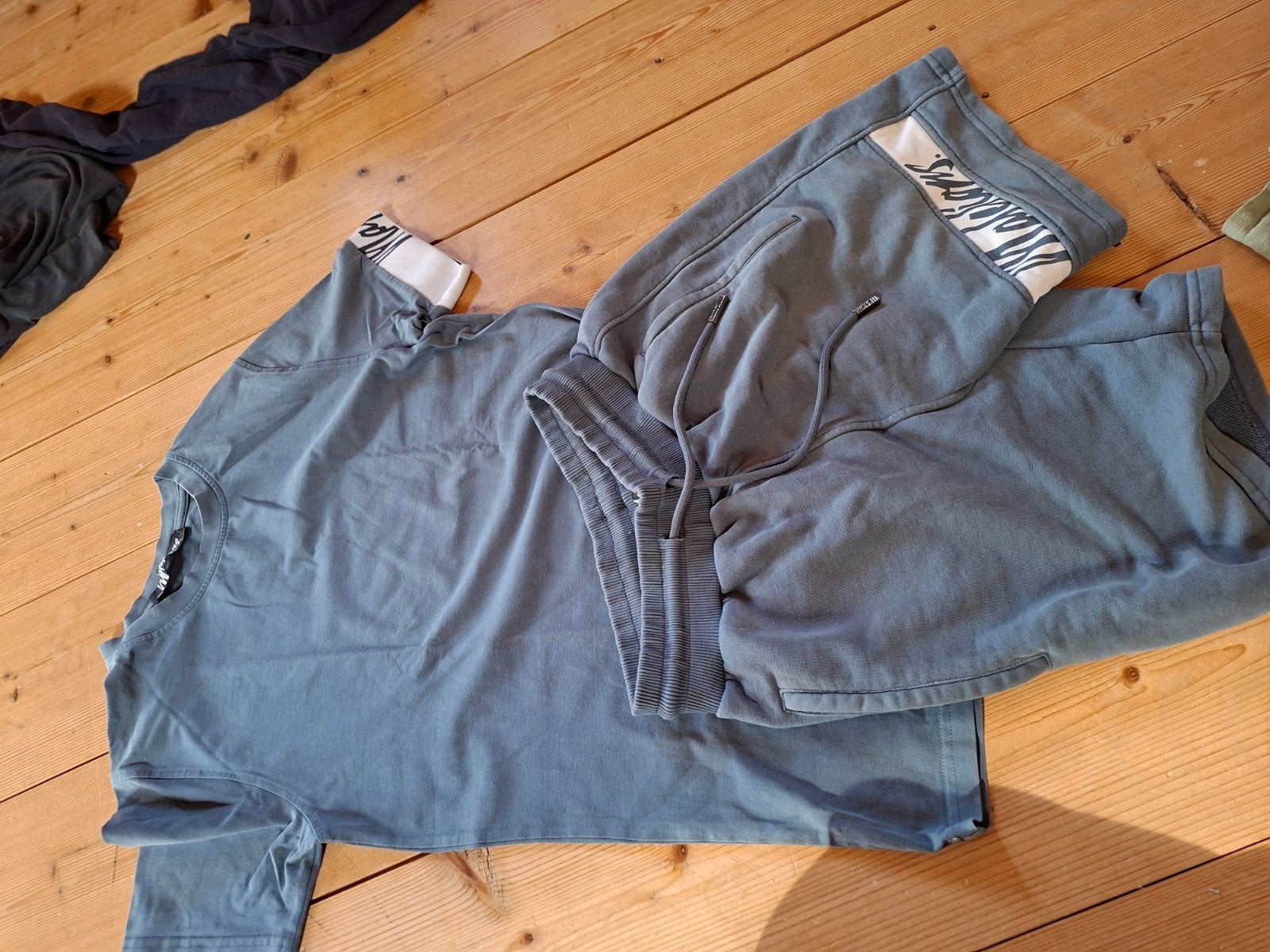 grijsblauwe jjoggingbroek en T-shirt set Malelions, Ophalen of Verzenden, Gedragen, Malelions