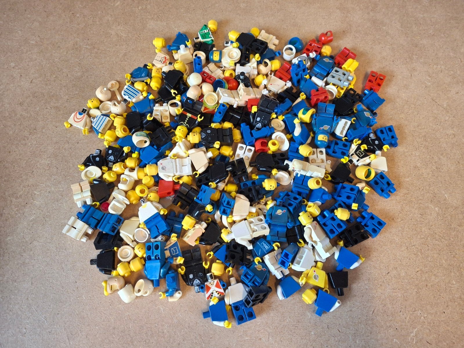 Lego Partij B-keus poppetjes. Jaren 80, Lego, 33 Bath Road, Slough, UK, Lego, Ophalen of Verzenden