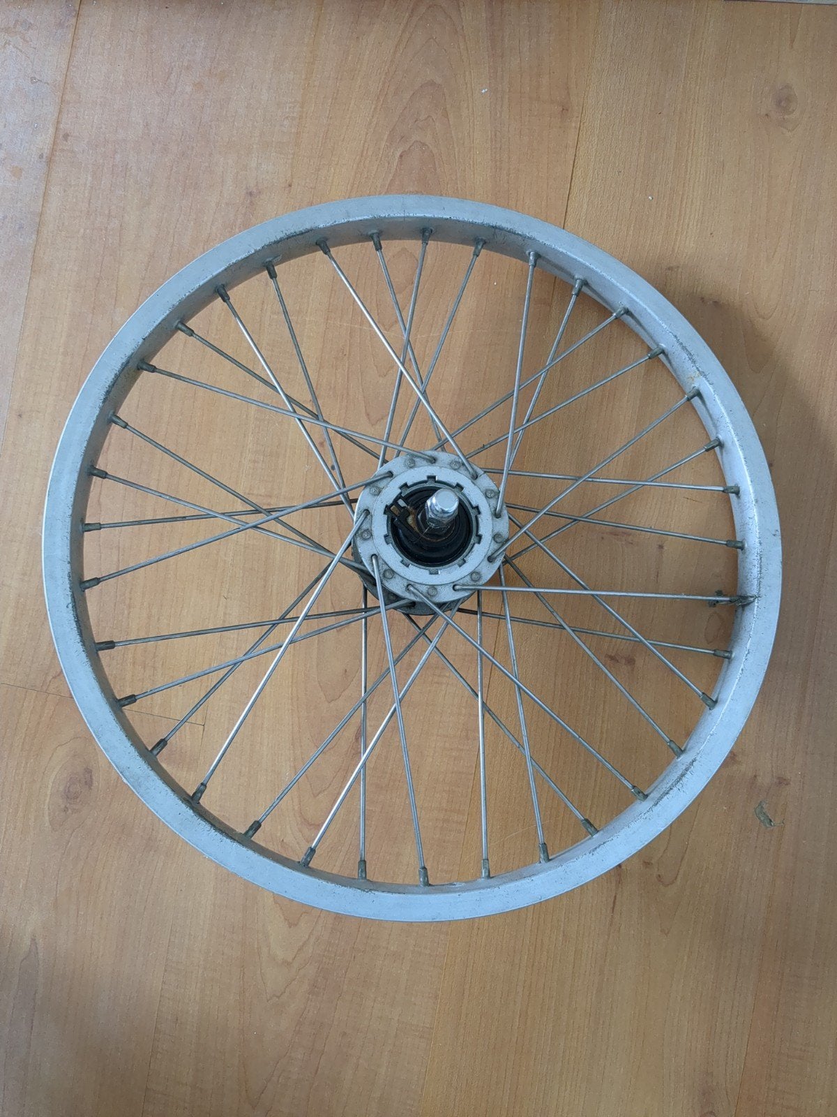 Voorwiel bakfiets met dynamo 17 inch, Fietsen en Brommers, Fietsonderdelen, Ophalen of Verzenden, Bakfiets, Motor, Aluminium