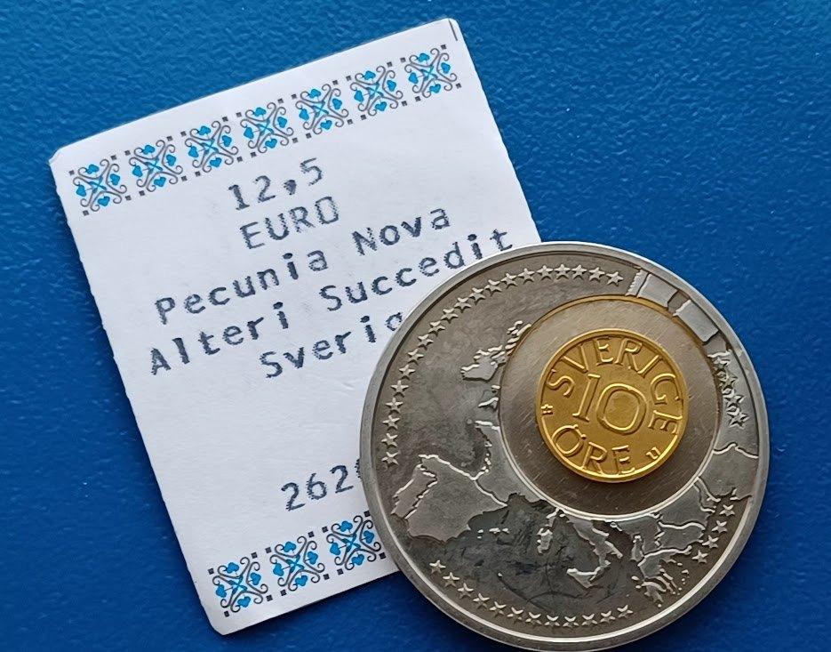 Penning Pecunia Nova Alteri Succedit Zweden 12,5 euro, Postzegels en Munten, Penningen en Medailles, Verzenden, Overige materialen