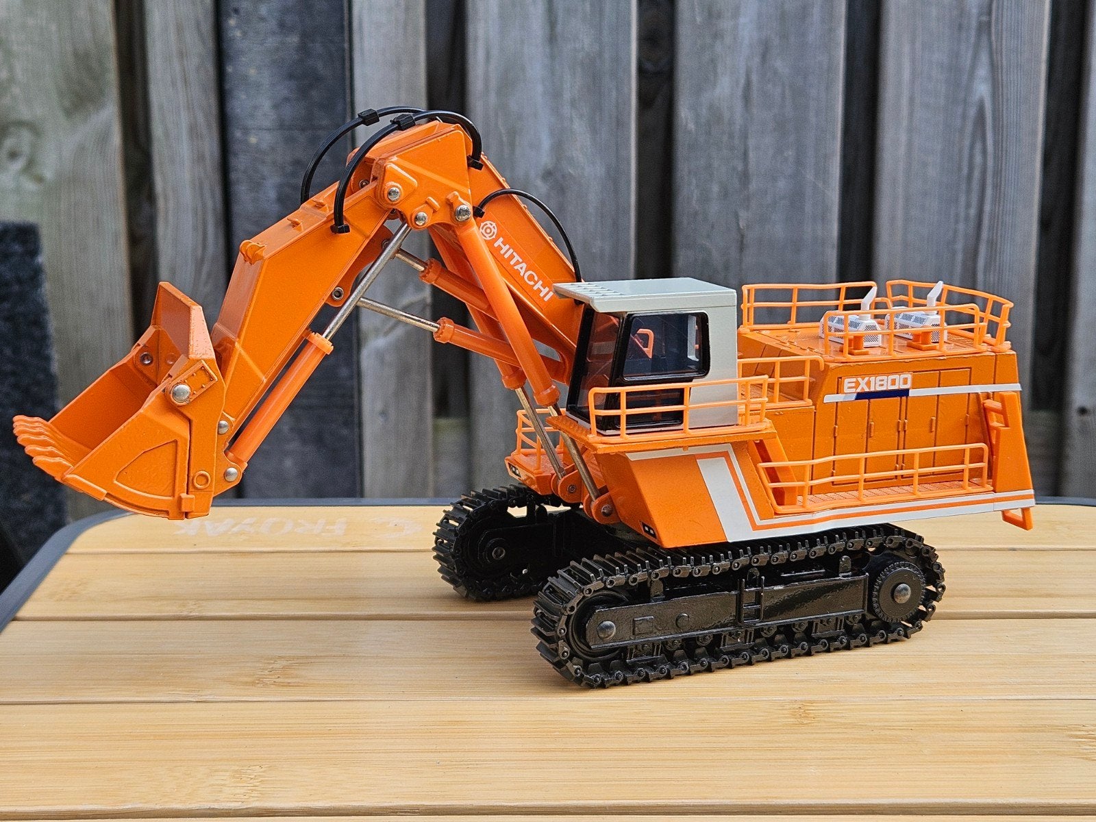 Shinsei 620 Giant Excavator Hitachi 1:60 - Z.G.A.N., Hobby en Vrije tijd, Ophalen of Verzenden, Zo goed als nieuw, Overige typen