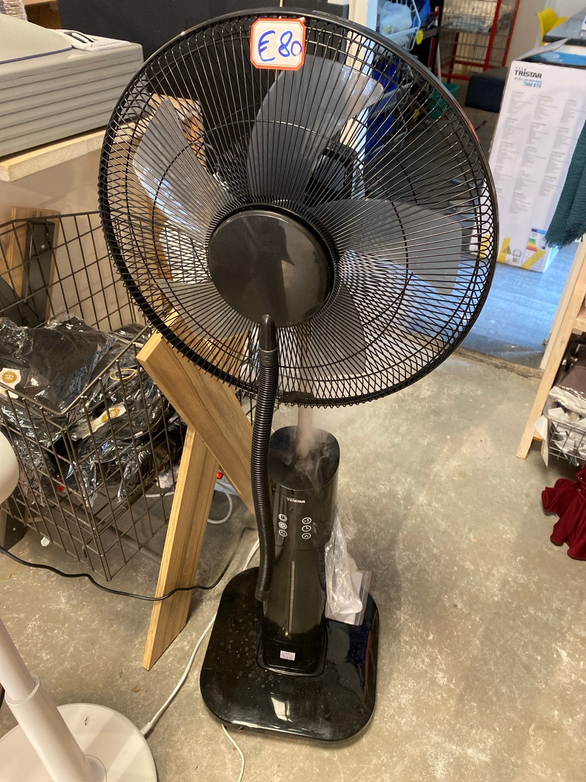 Tristar VE-5884 Mist Fan - Ventilator met vernevelaar, Ophalen of Verzenden, Ventilator met afstandsbediening, Nieuw, Statiefventilator