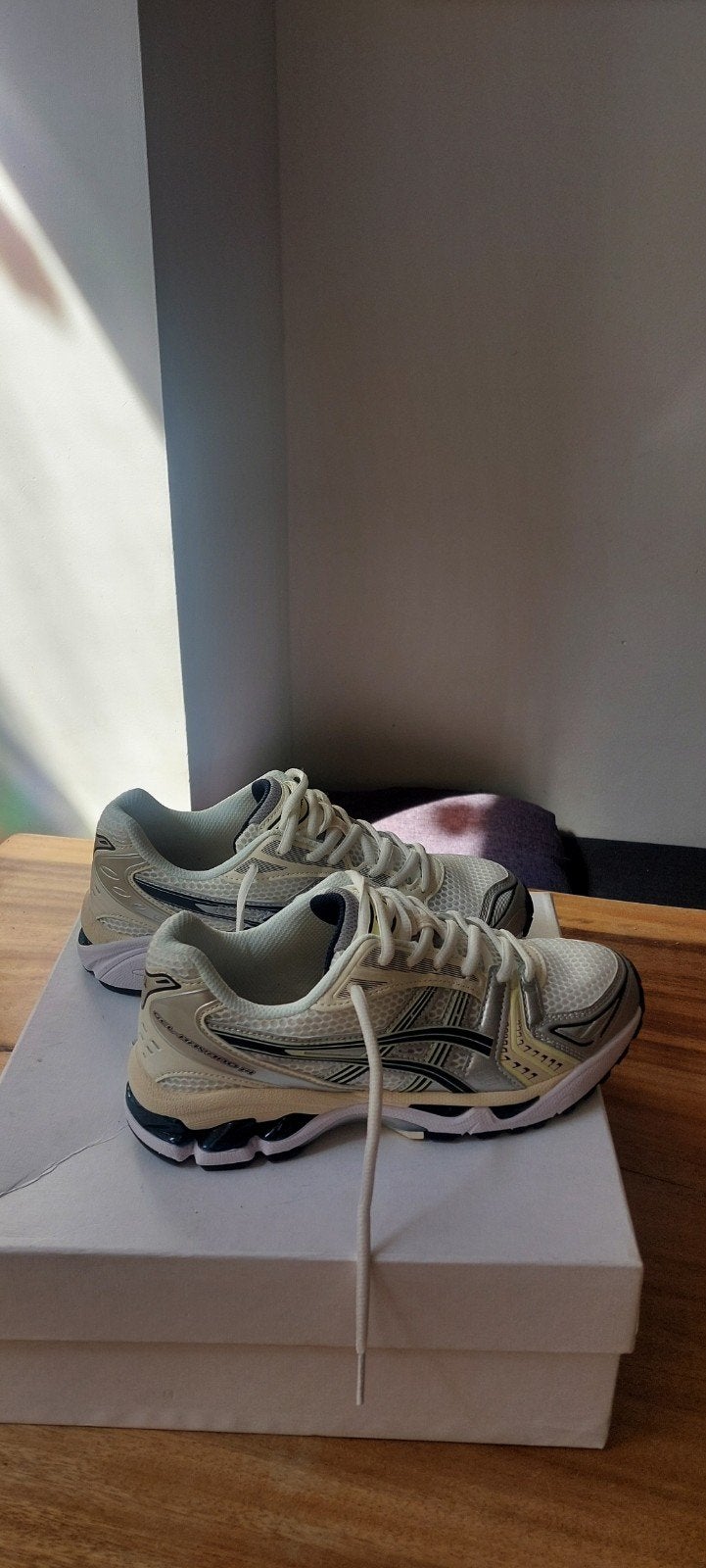ASICS Gel-Kayano - Maat 39 (valt als 38), Wit, Nieuw, Ophalen of Verzenden, Sneakers of Gympen