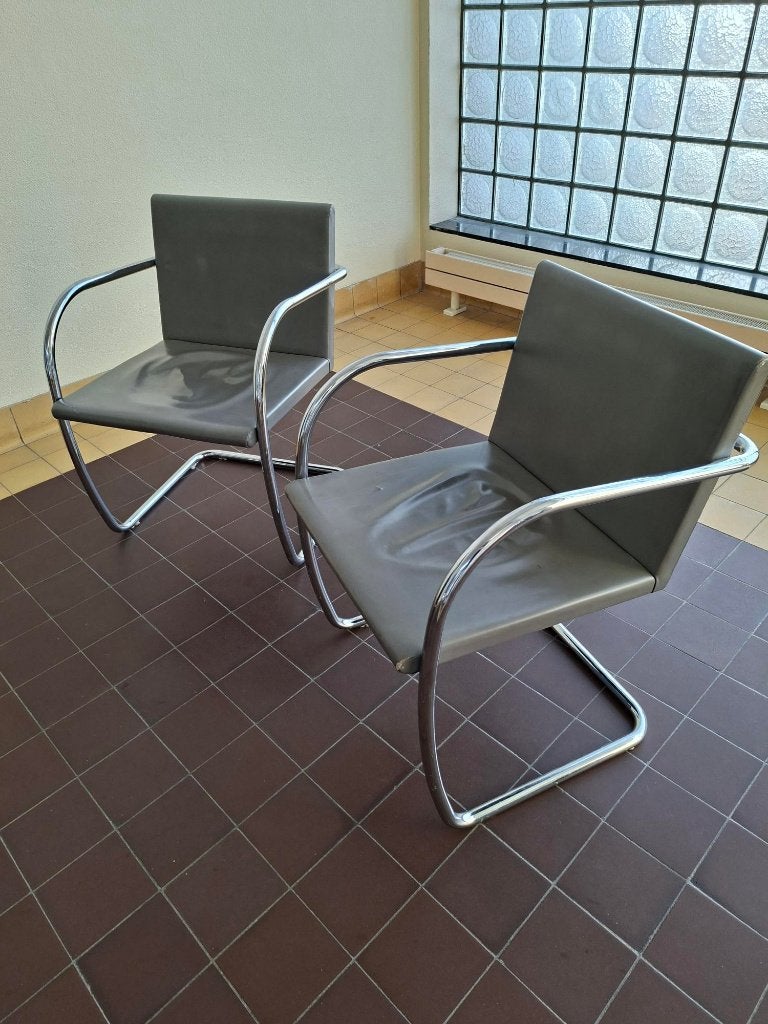 set grijze buisframe fauteuils Brno design Mies van der Rohe, Ophalen, Gebruikt, Bauhaus, 75 tot 100 cm