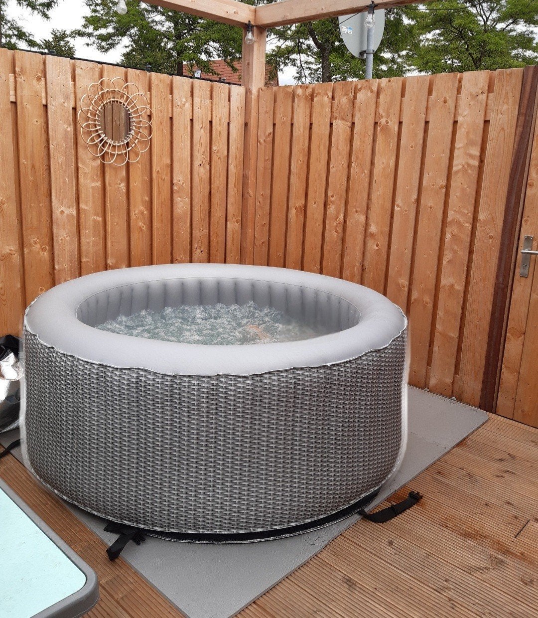 Opblaasbare Jacuzzi - Zo goed als nieuw, Ophalen of Verzenden, Zo goed als nieuw, Afdekzeil, Opblaasbaar