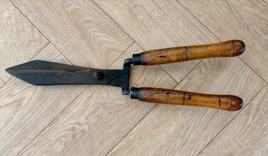 Antieke heggenschaar, Tuin en Terras, Hand-tuingereedschap, Ophalen of Verzenden, Gebruikt