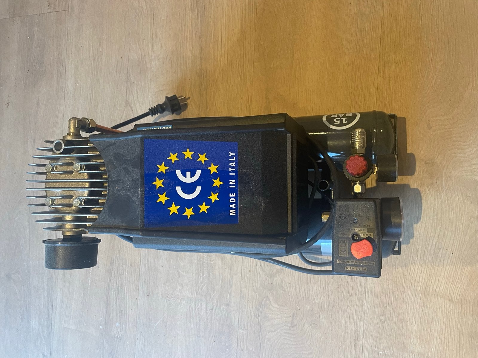 Contimac Professionele Compressor 15 BAR, Ophalen, 10 bar of meer, Nieuw, Minder dan 200 liter/min