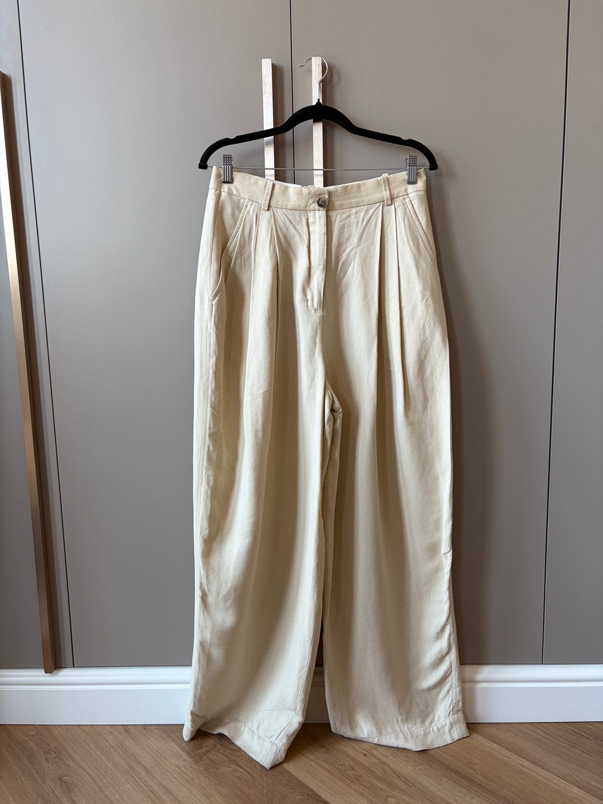 COS beige wide leg pantalon. Maat 38, Kleding | Dames, Maat 38/40 (M), Verzenden, Beige, Lang