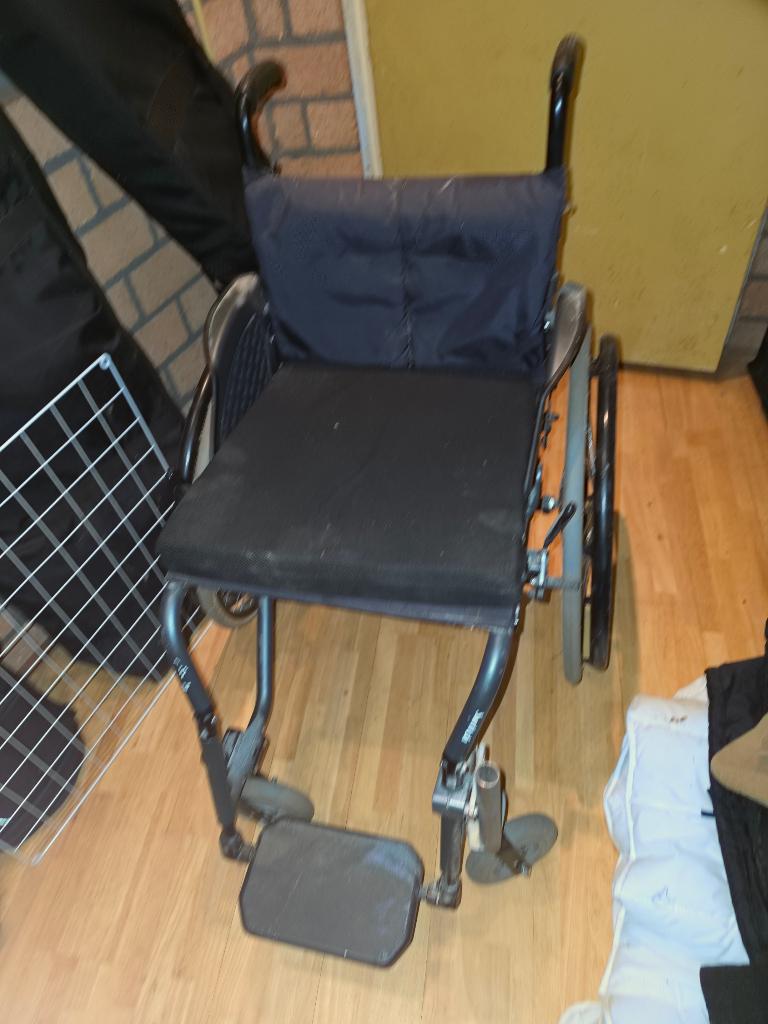 lichte rolstoel, Diversen, Rolstoelen, Gebruikt, Duwrolstoel, Ophalen