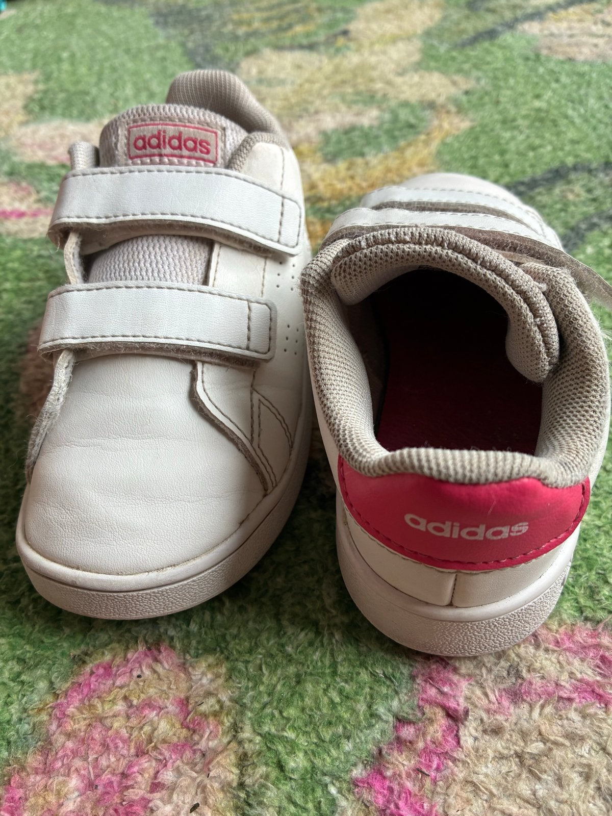 Adidas babyschoenen maat 26 - wit met roze accenten, Ophalen of Verzenden, Gebruikt, Meisje, Schoenen