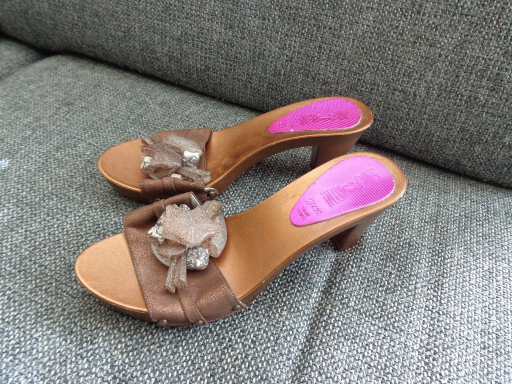 schitterende damesslippers van SAVE THE QUEEN ( maat 40 ), Kleding | Dames, Overige kleuren, Zo goed als nieuw, Sandalen of Muiltjes