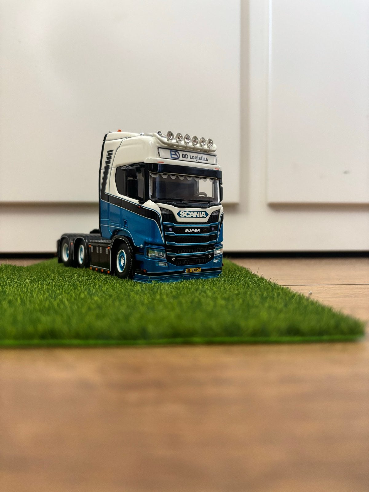 Scania BD Logistics vrachtwagen model, Hobby en Vrije tijd, Overige merken, 1:50 of kleiner, Ophalen of Verzenden, Zo goed als nieuw