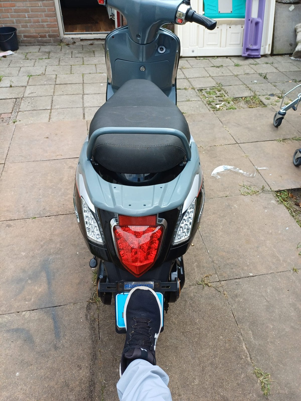 Electrische scooter agm, Fietsen en Brommers, Scooters | Peugeot, Ophalen, Zo goed als nieuw, Elektrisch, Overige modellen
