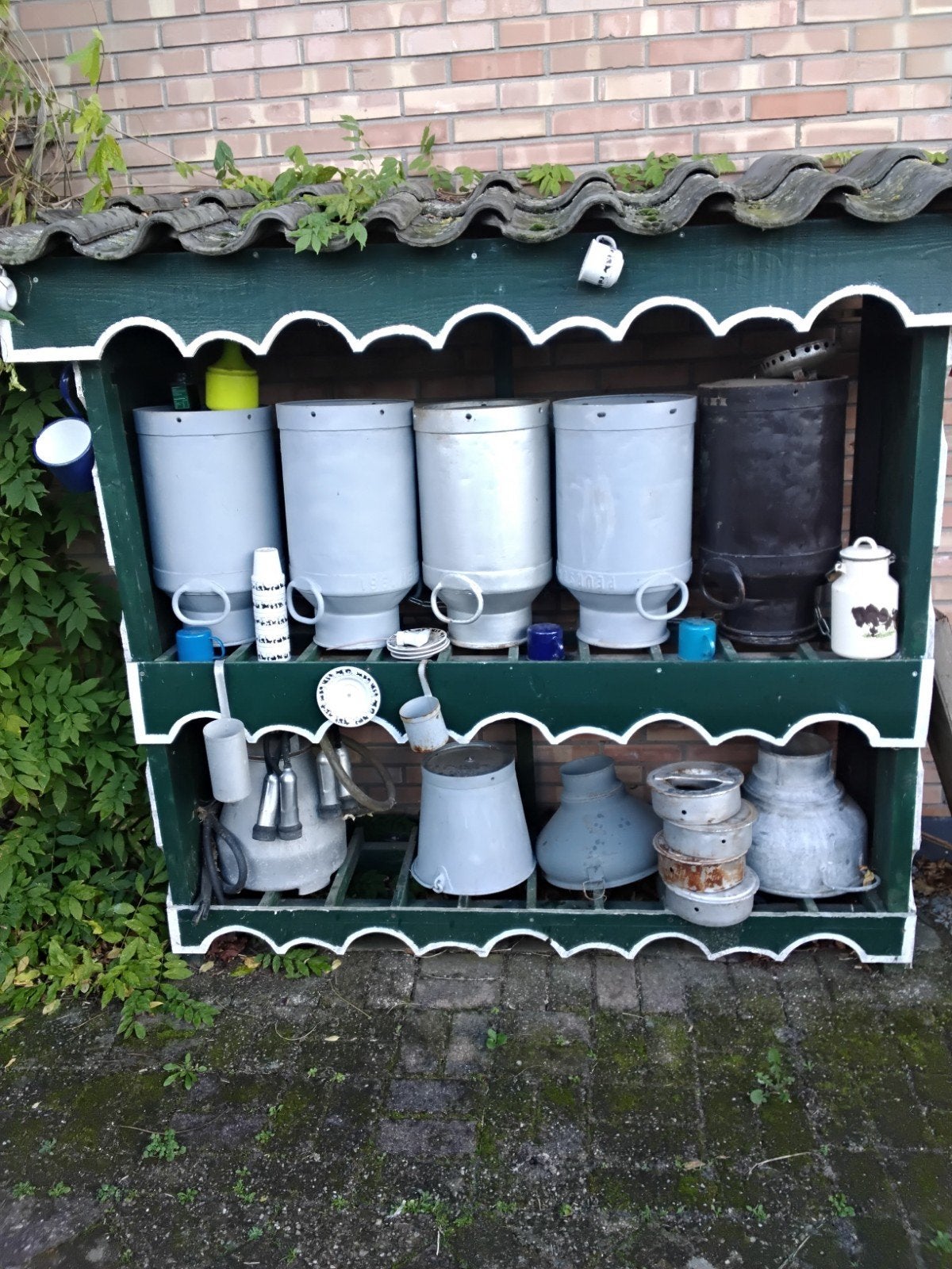 Antieke Melkrek met Diverse Melkbussen en Benodigdheden, Ophalen