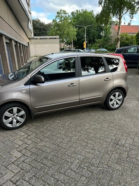 Nissan Note 1.4 16V 2006 Bruin (rijdt 1 op 16), Voorwielaandrijving, Stof, 40 €/maand, Zwart
