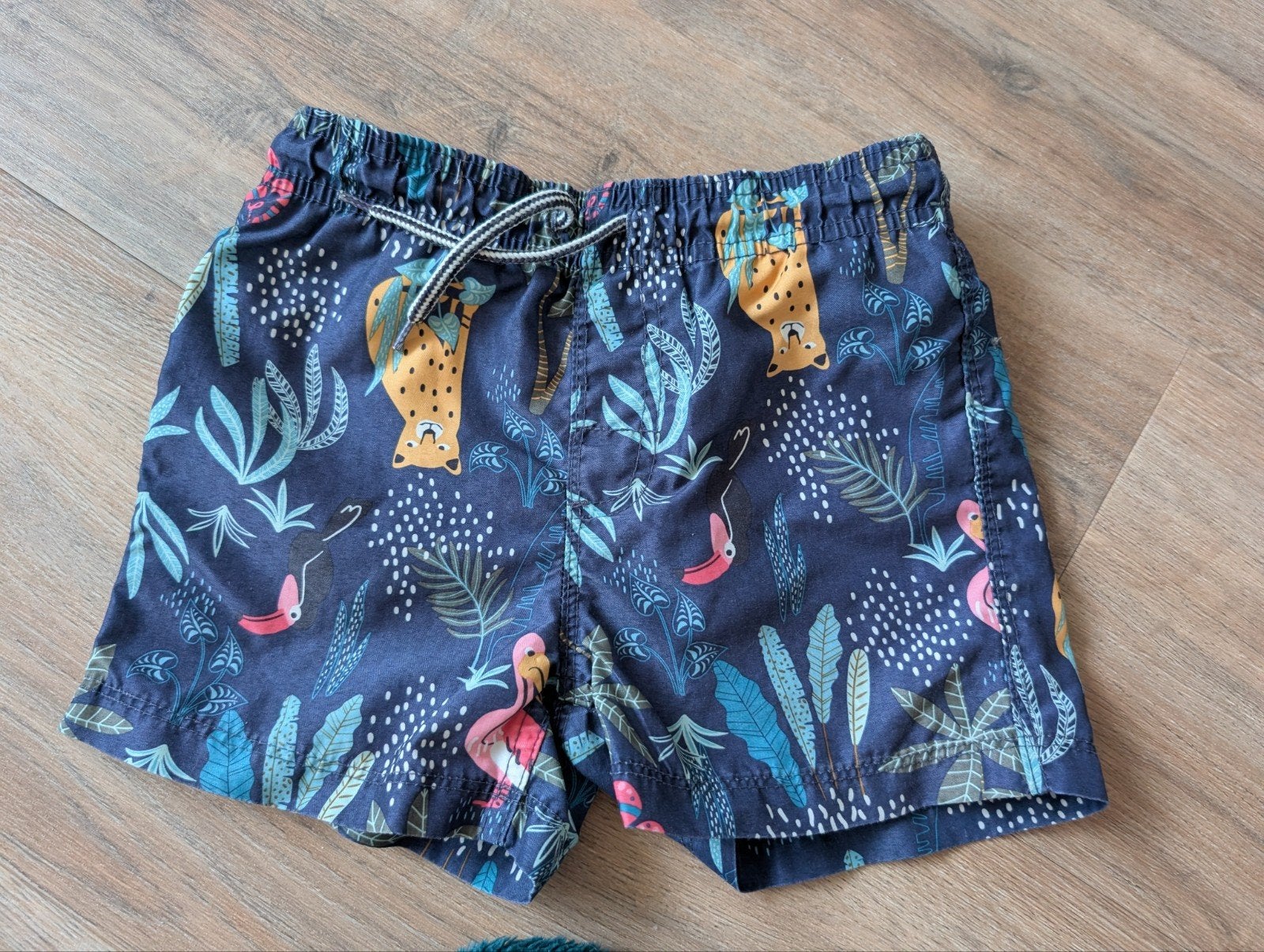 Hema zwembroekje maat 98/104 met jungleprint, Kinderen en Baby's, Kinderkleding | Kinder-zwemkleding, Ophalen, Gebruikt, Maat 98