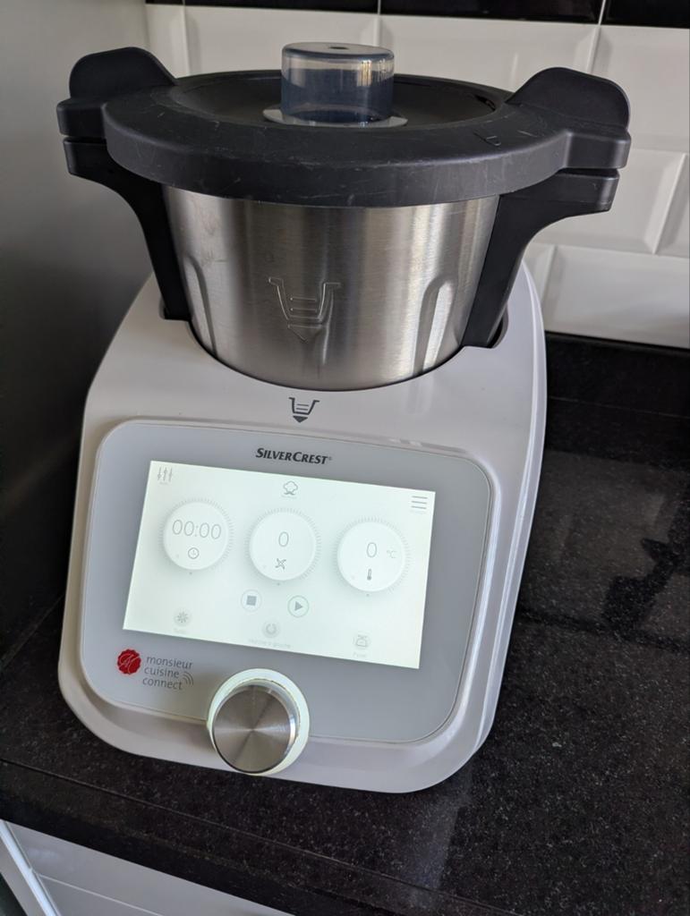 Silvercrest Monsieur Cuisine Connect - Keukenmachine, Ophalen, 3 snelheden of meer, Zo goed als nieuw, 2 tot 3 liter