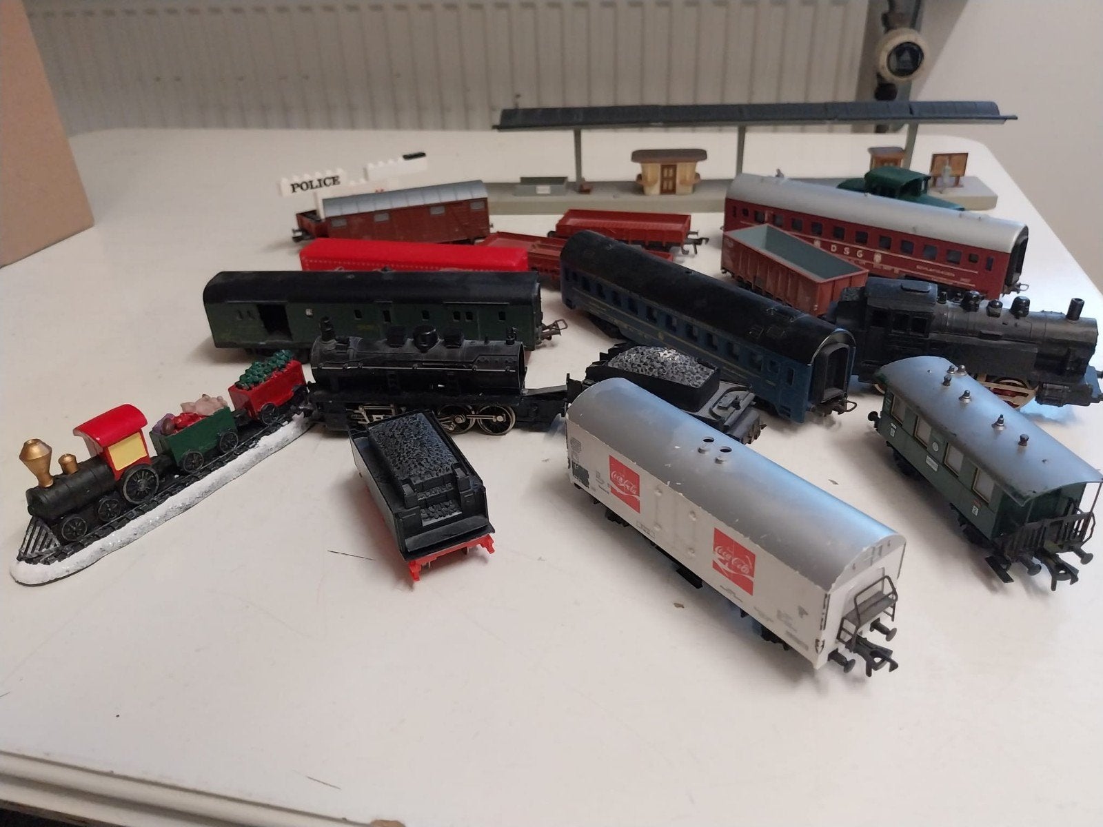 Complete Treinbaan Set: Rails, Treinen, Huizen & Meer!, Gebruikt, Gelijkstroom of Wisselstroom, Overige typen, Analoog