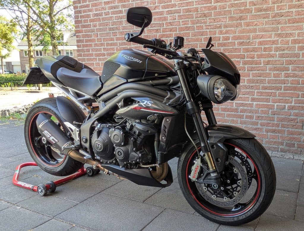 Triumph Speed Triple RS 1050, Motorrijbewijs A, Gebruikt, 3 cilinders, Particulier