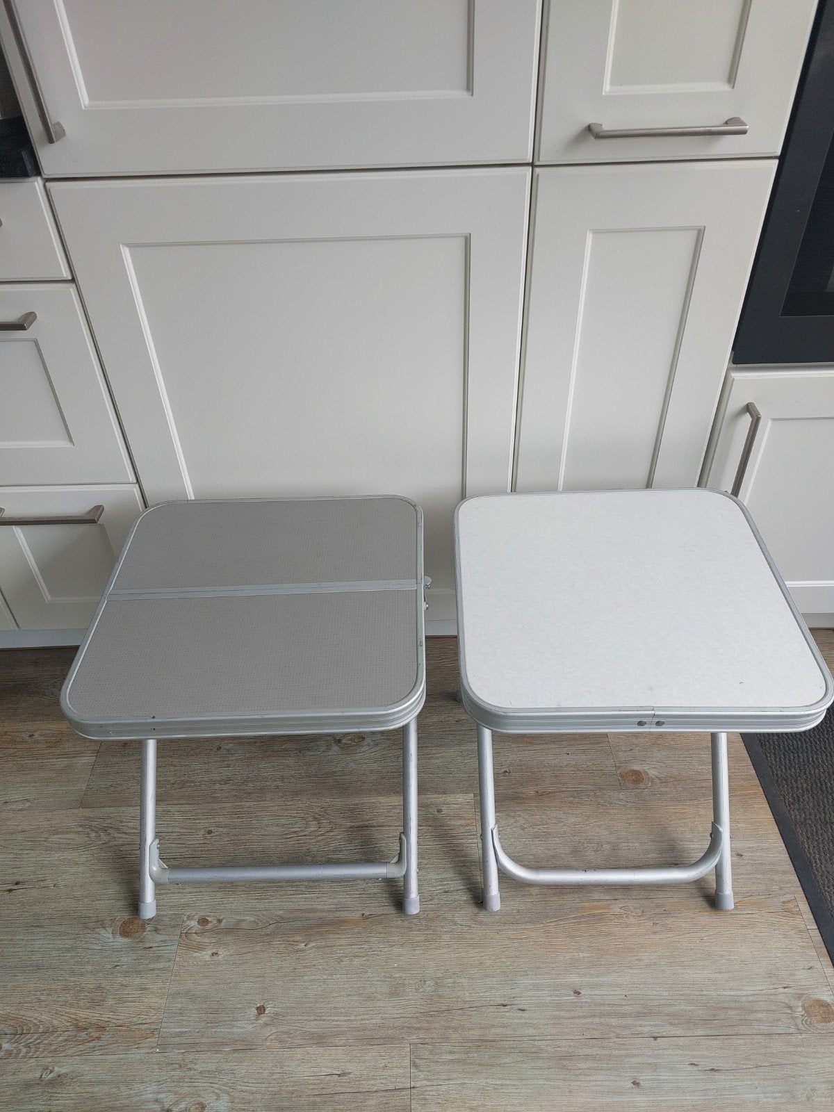 Camping krukje met blad 2 stuks, Caravans en Kamperen, Ophalen of Verzenden, Campingtafel