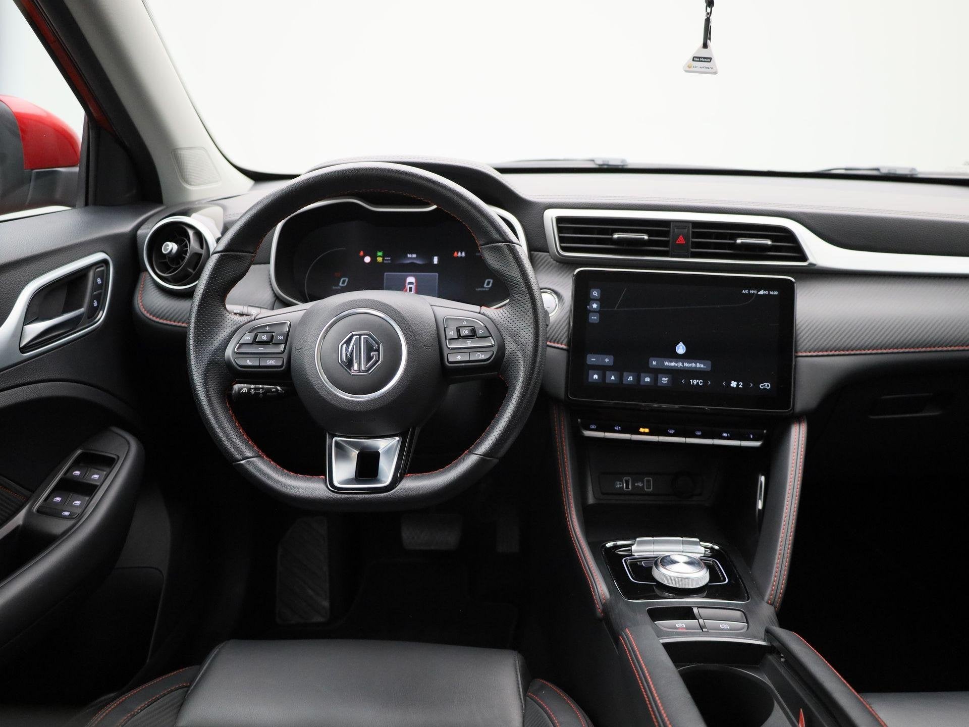 MG ZS EV Long Range Luxury 70 kWh | Leder | Panoramadak | 36, Auto's, MG, 12 maanden, Gebruikt, ZS, Origineel Nederlands