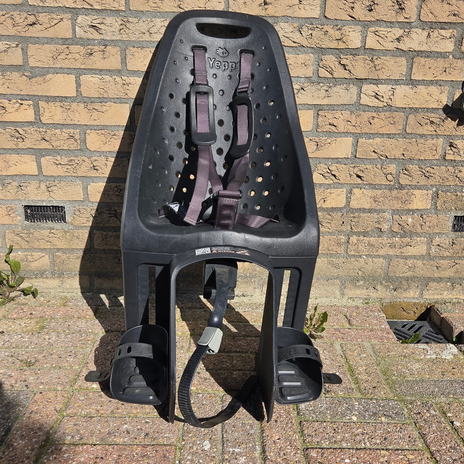 Thule Yepp Maxi Achterzitje Zwart inclusief adapter!, Fietsen en Brommers, Achterzitje, Thule Yepp, Ophalen, 15 t/m 25 kg