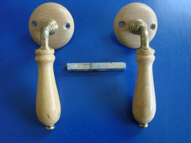 Retro / vintage beukenhouten krukset (3 stuks), Ophalen of Verzenden, Zo goed als nieuw, Overige materialen, Klink of Kruk