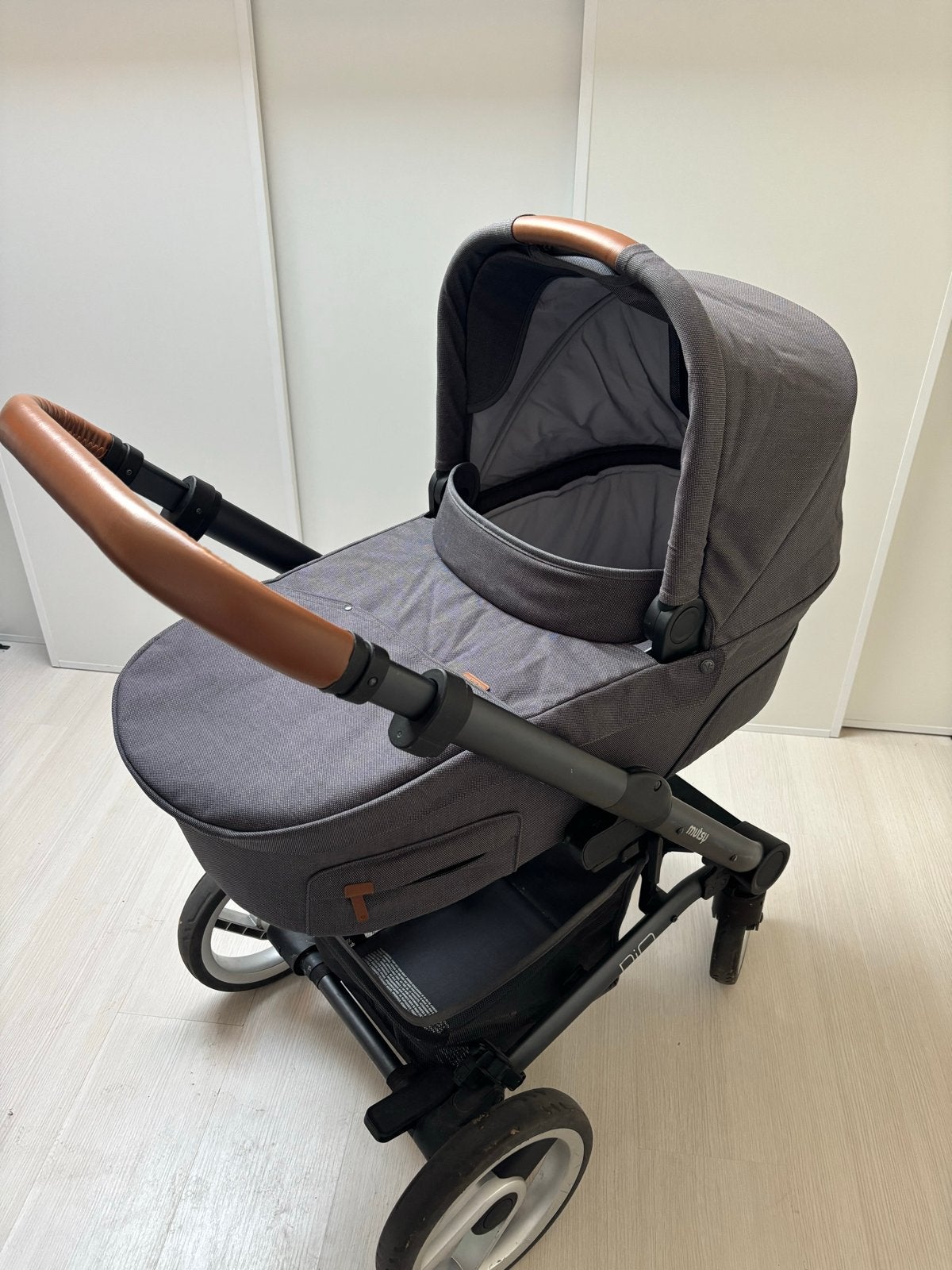 Mutsy Nio Combiwagen met Reiswieg en Meer, Kinderen en Baby's, Kinderwagens en Combinaties, Ophalen, Zo goed als nieuw, Combiwagen