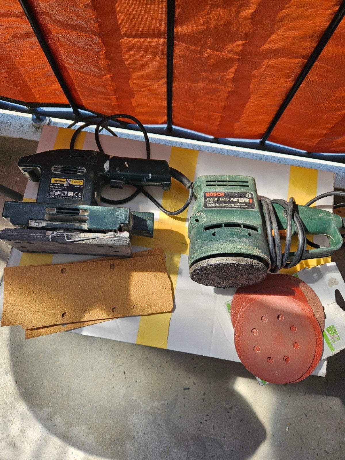 Twee goedwerkende Schuurmachines, Ophalen of Verzenden, Minder dan 600 watt, Bandschuurmachine