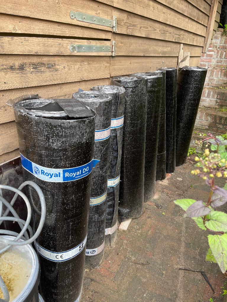 8 Rollen Bitumen, dakleer, 10 m2 bovenlaag rest onderlaag, Ophalen, Overige materialen, Nieuw, 15 m² of meer