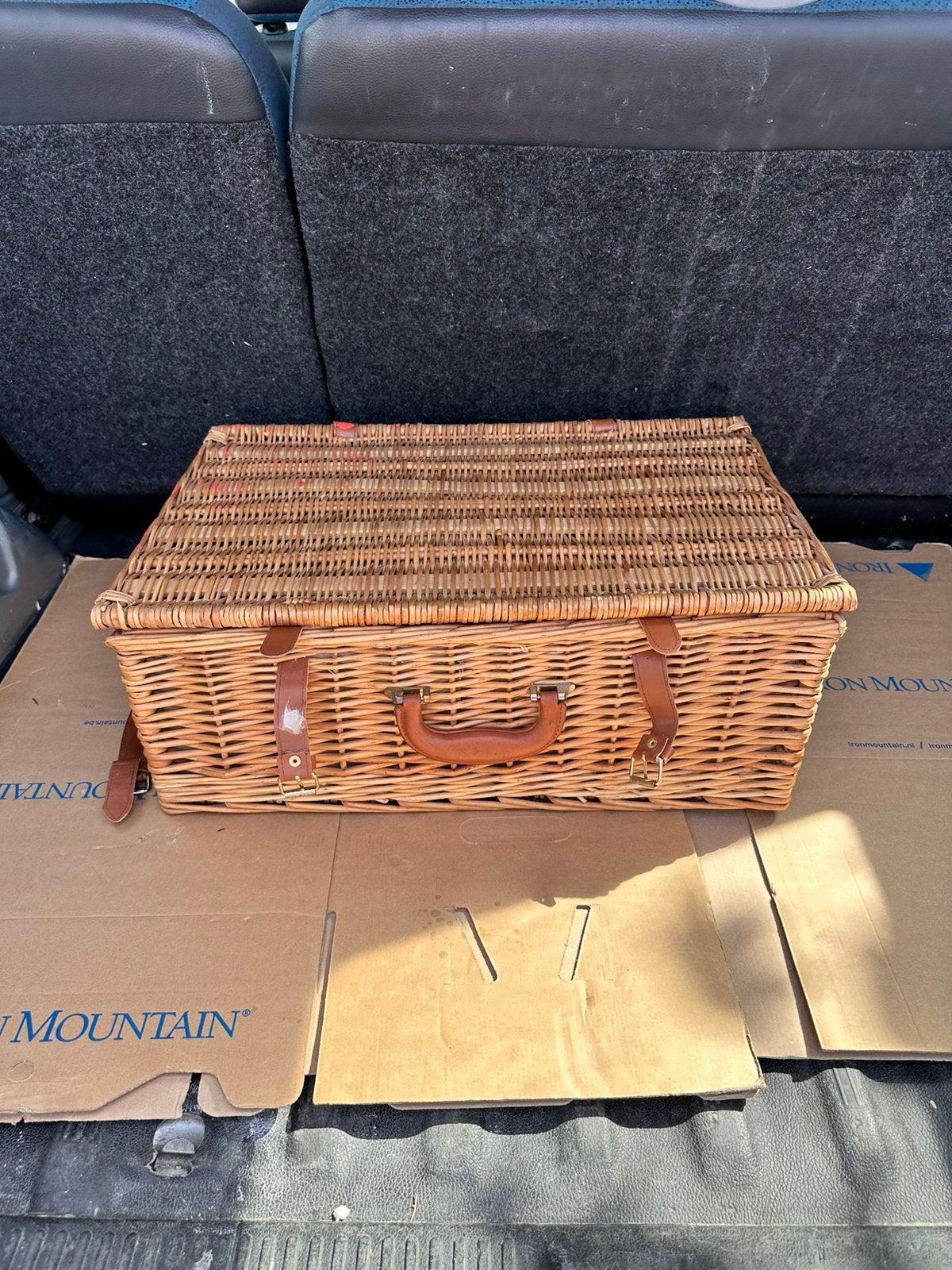 hele mooie picknick koffer mand, Ophalen, Zo goed als nieuw
