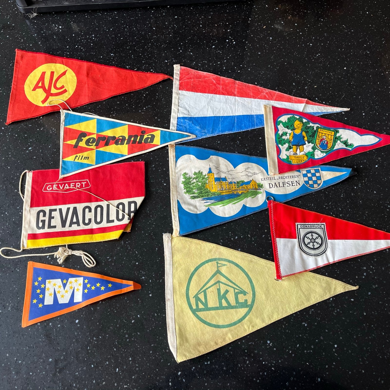 Diverse vlaggetjes en wimpels, Diversen, Ophalen of Verzenden, Gebruikt