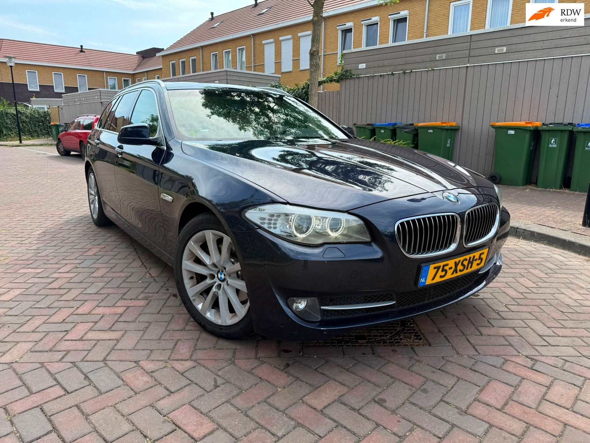 BMW 5-serie Touring 523i High Executive *Nette auto*Pano*, Auto's, BMW, Euro 5, Achterwielaandrijving, Gebruikt, Beige