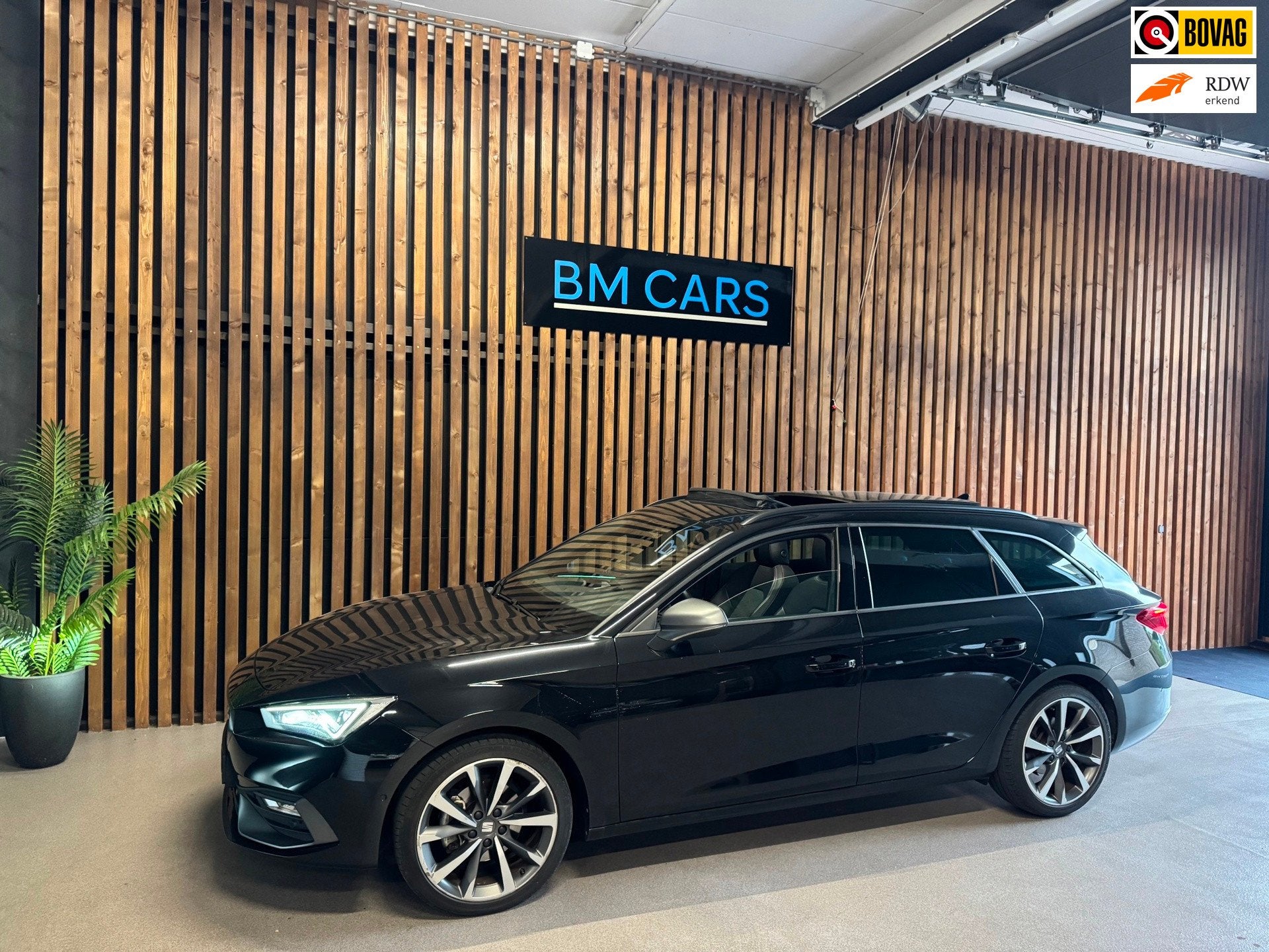 Seat Leon Sportstourer 1.5 eTSI FR Business Panodak,Camera,t