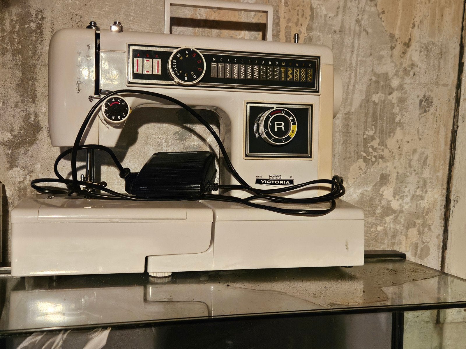 Victoria Naaimachine Model 753 - Vintage en Functioneel, Ophalen of Verzenden, Gebruikt, Naaimachine, Overige merken