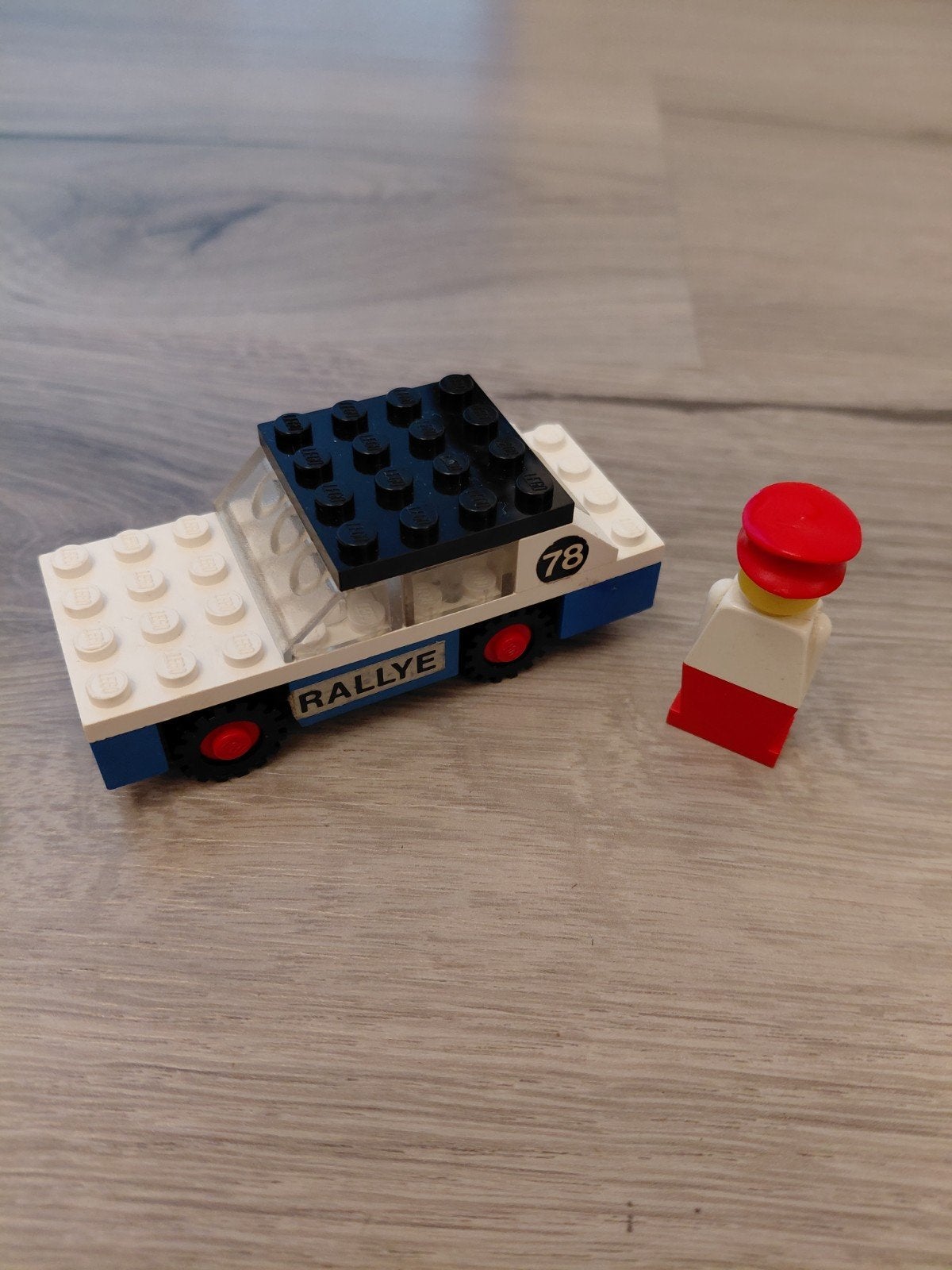 lego 619 rally car minifig 1977, Gebruikt, Lego, Ophalen of Verzenden, Complete set