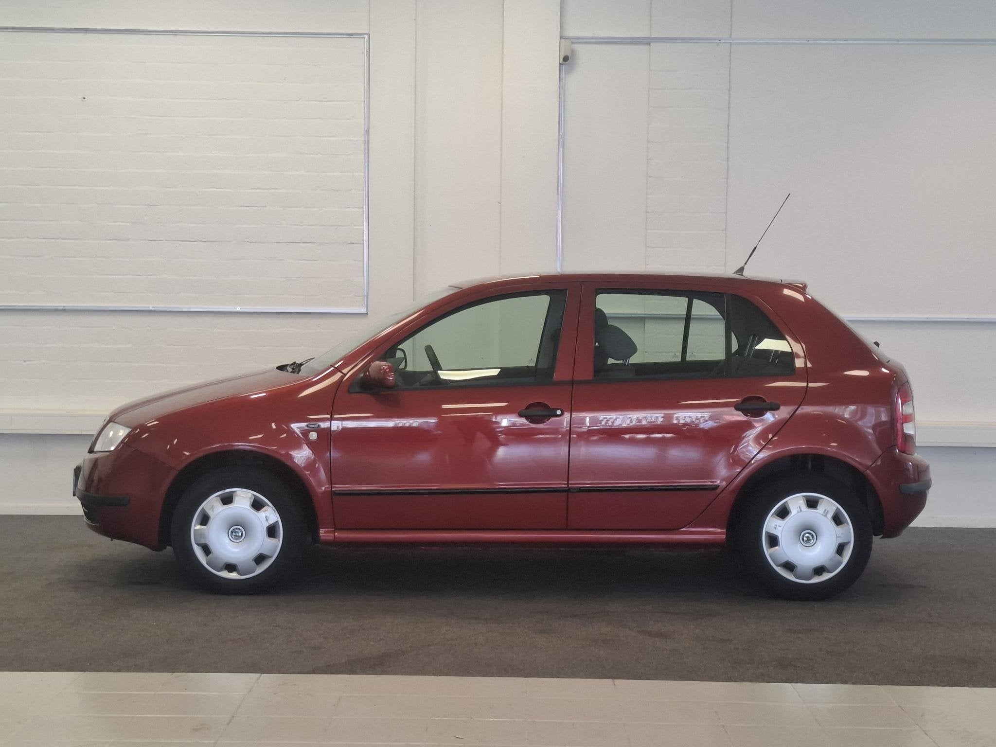 Skoda Fabia 1.4i 16V Comfort 2e Eigenaar Nieuwe APK Garantie, Auto's, Voorwielaandrijving, Gebruikt, Bedrijf, Handgeschakeld