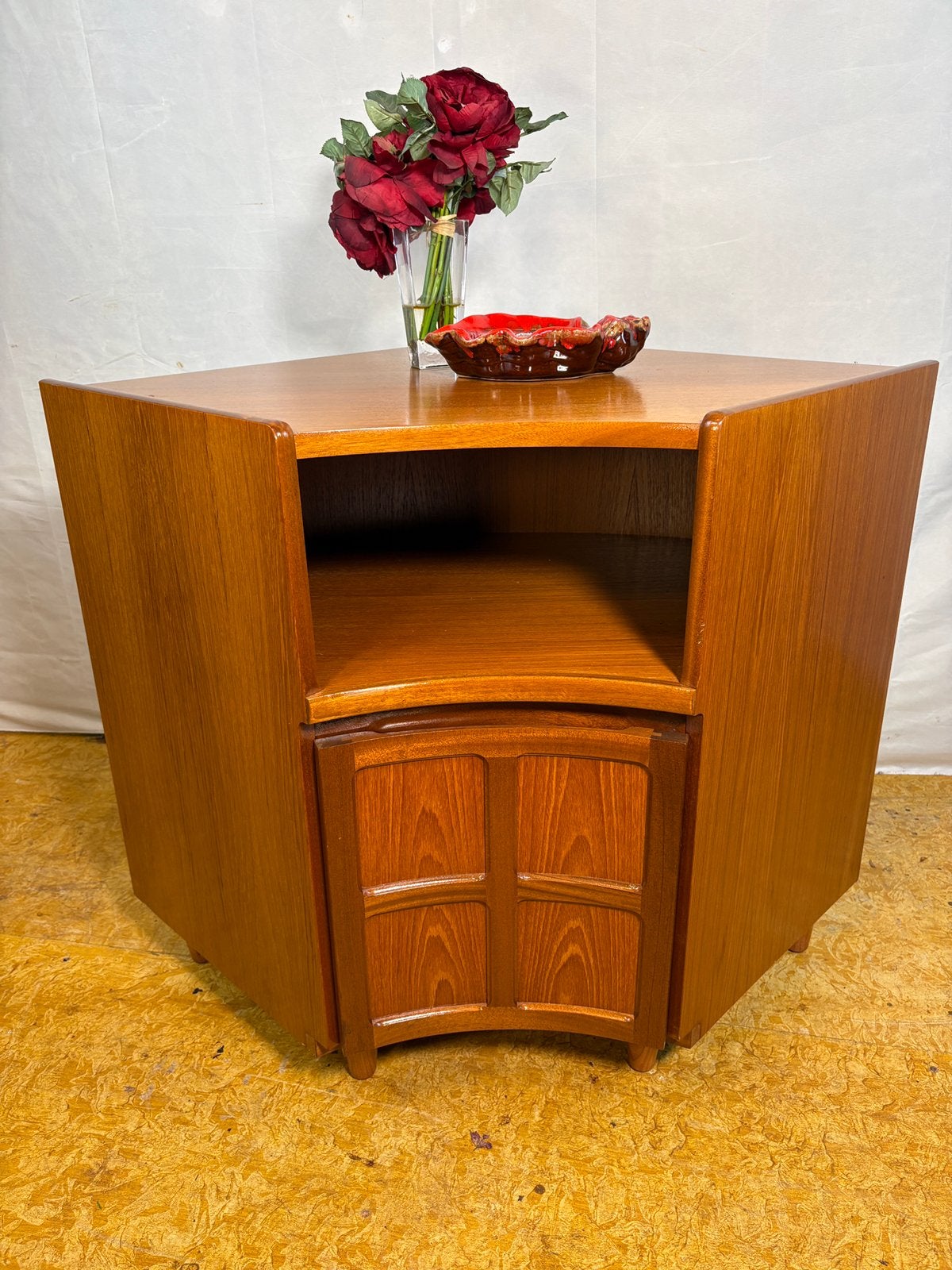 Gratis bezorging! VintageTeak Hoekkast1960-1970 MidCentury, 75 cm of meer, Teakhout, Nathan, Mid century retro vintage teak hoekkast dressoir Nathan 1960-70