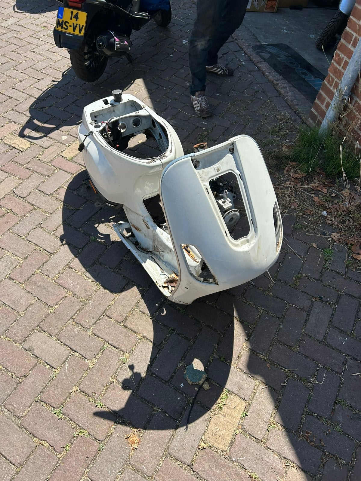 Vespa lx 2005 brom frame a1 keurbaar, Fietsen en Brommers, Brommeronderdelen | Scooters, Ophalen of Verzenden, Zo goed als nieuw