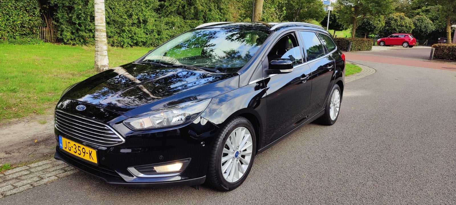 Ford Focus Stw.Tdci 88 Kw Euro 6 'Titanium'  Zwart B.J. 2016, Auto's, Stof, 4 cilinders, Zwart, Origineel Nederlands
