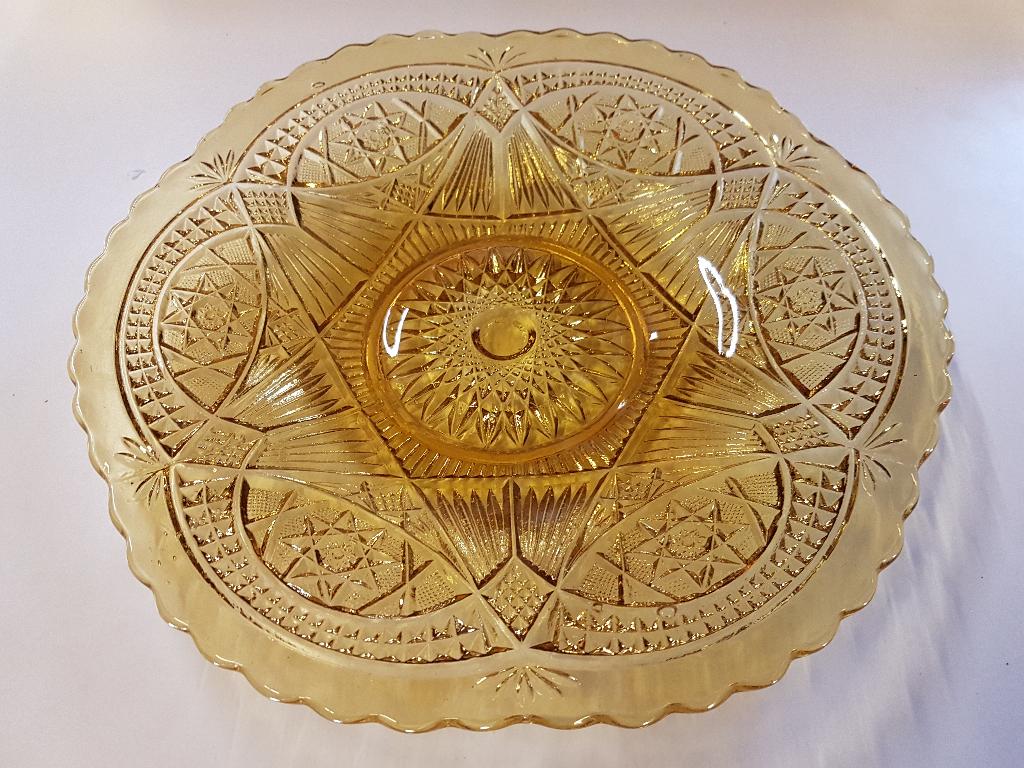 Fruitschaal van glas cognac hoogte 4 cm en doorsnede 34 cm, Ophalen of Verzenden