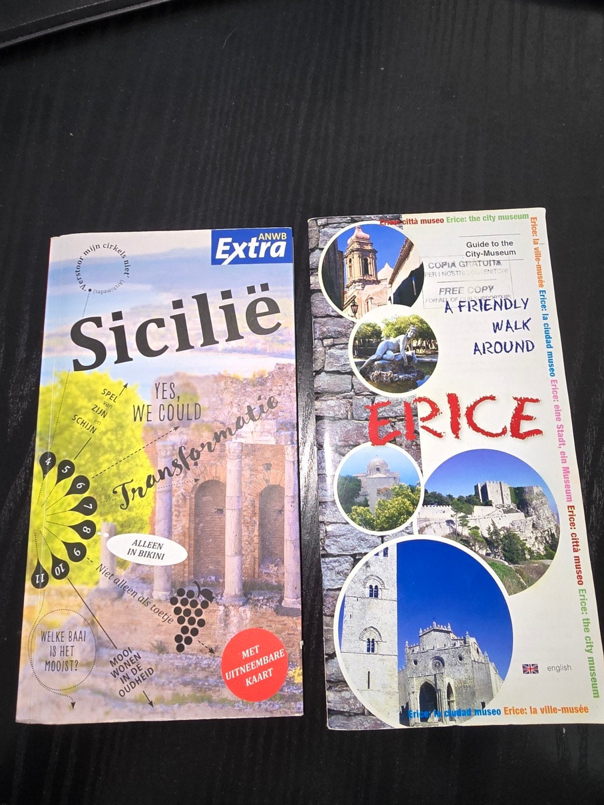 ANWB Extra Sicilië Reisgids + Erice Stad Rondeidingsboekje, Boeken, Gelezen, Europa, Ophalen of Verzenden, Reisgids of -boek